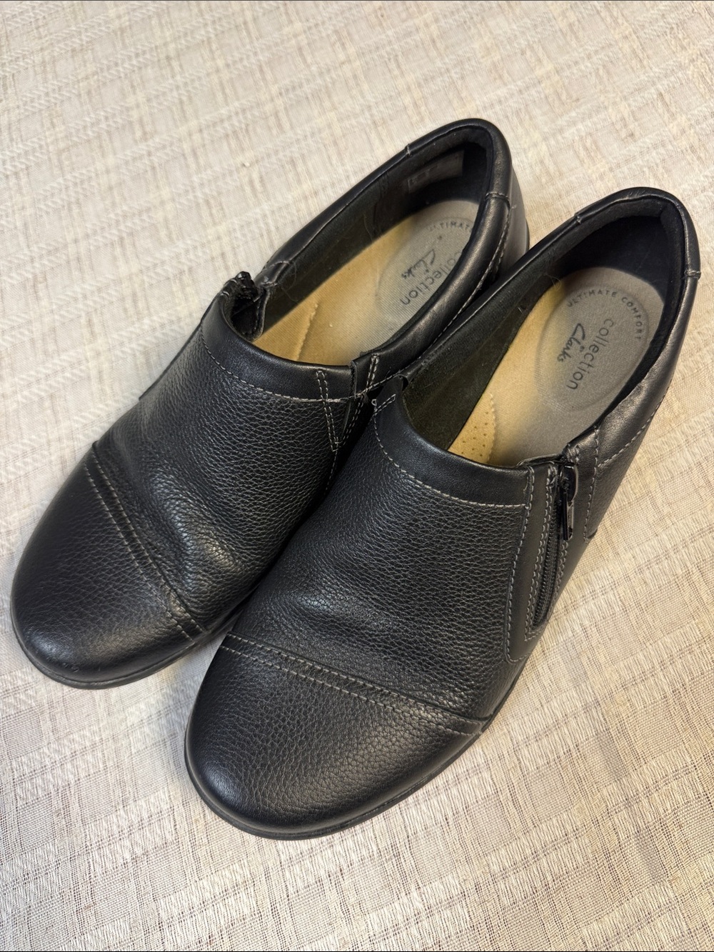 Clarks Black Leather Easy-On Slip-On Loafers with Side Zip